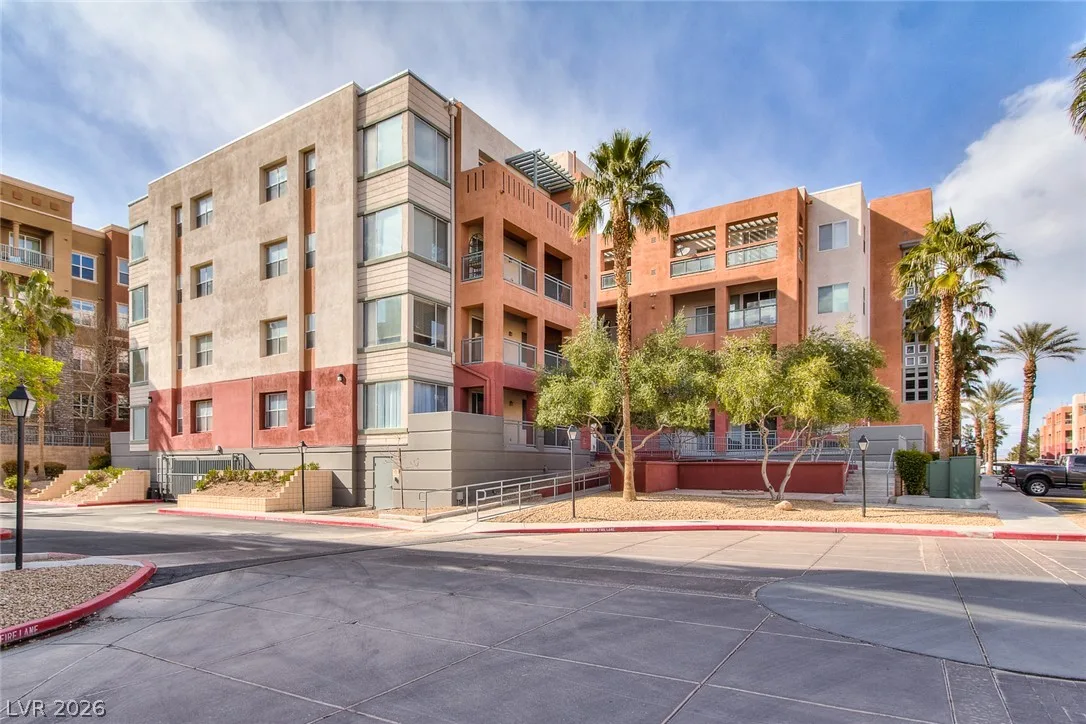 51 East Agate Avenue 304 — photo 4