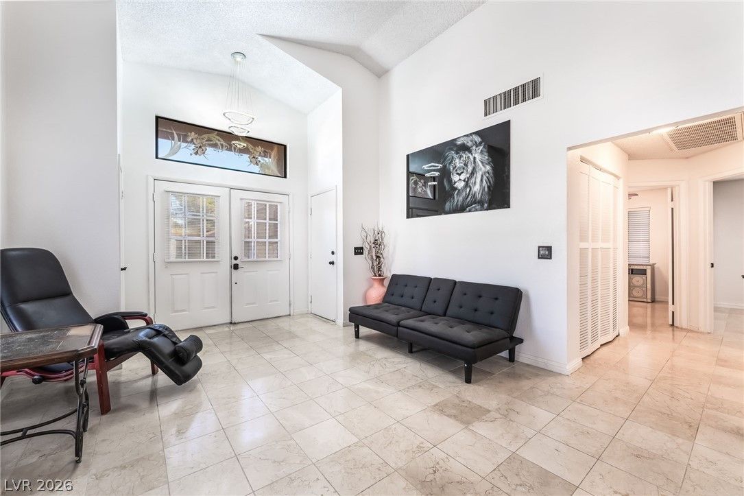 4837 Maryvale Drive — photo 5 of 48