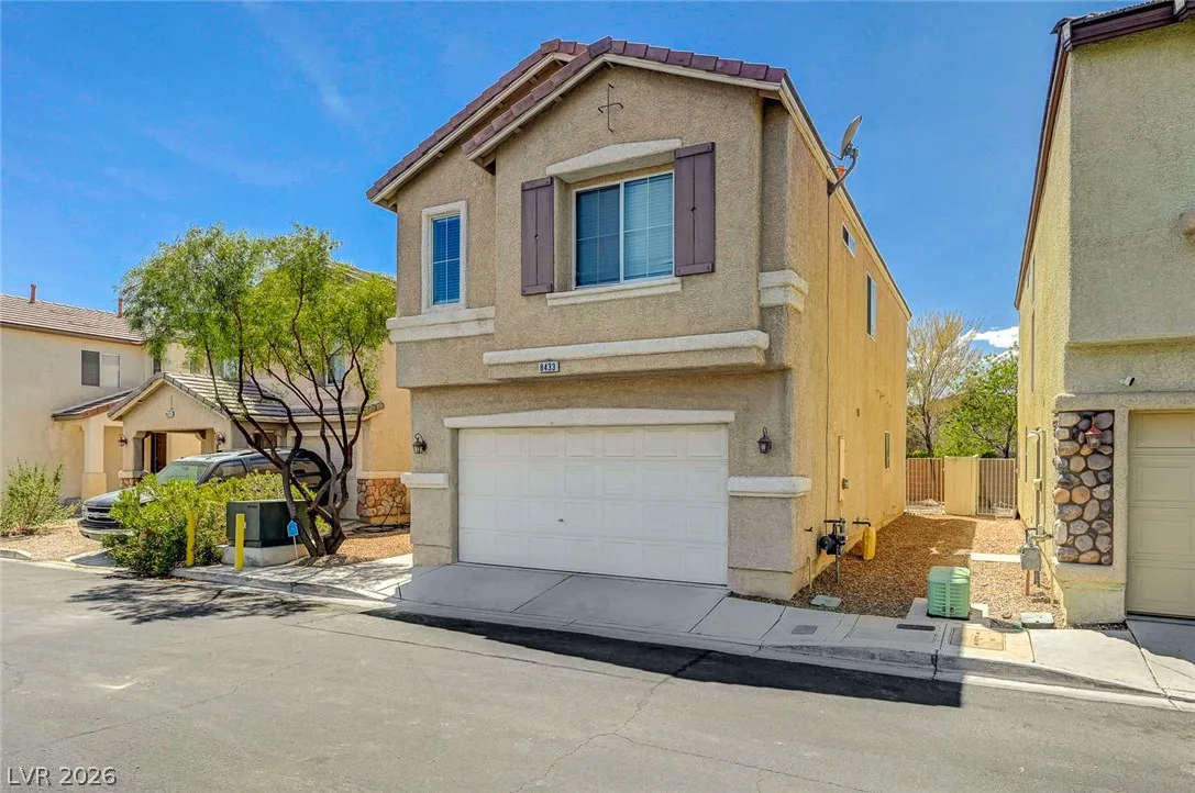 8433 Spencer Canyon Street — photo 3
