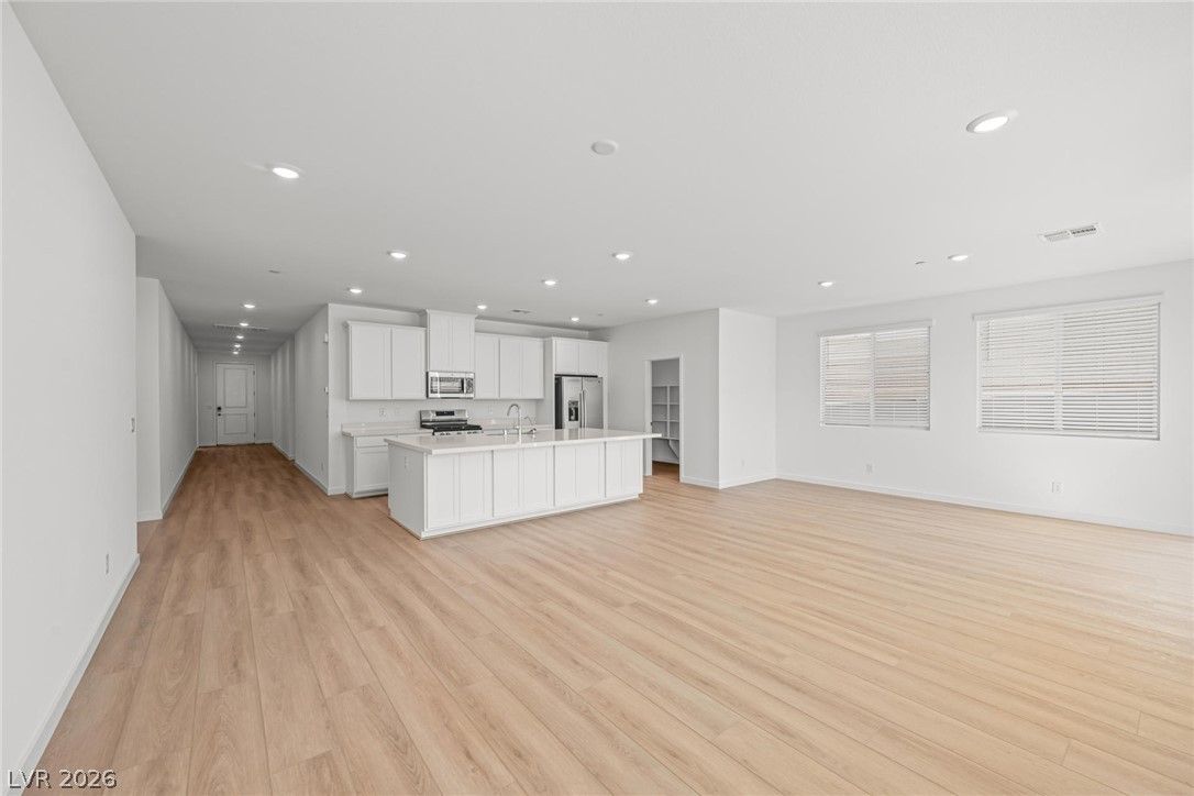 1409 Bianca Falls Drive — photo 3 of 31