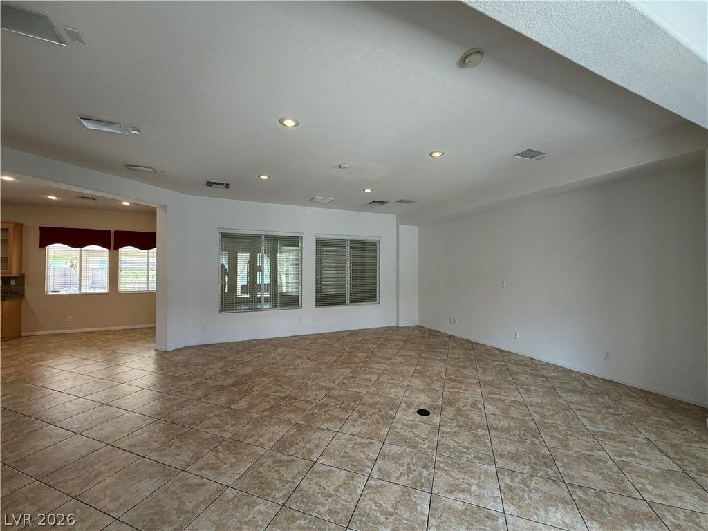 7185 Windy Peak Court — photo 5 of 35