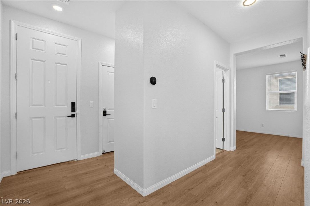 7700 Mojave Wind Avenue — photo 5
