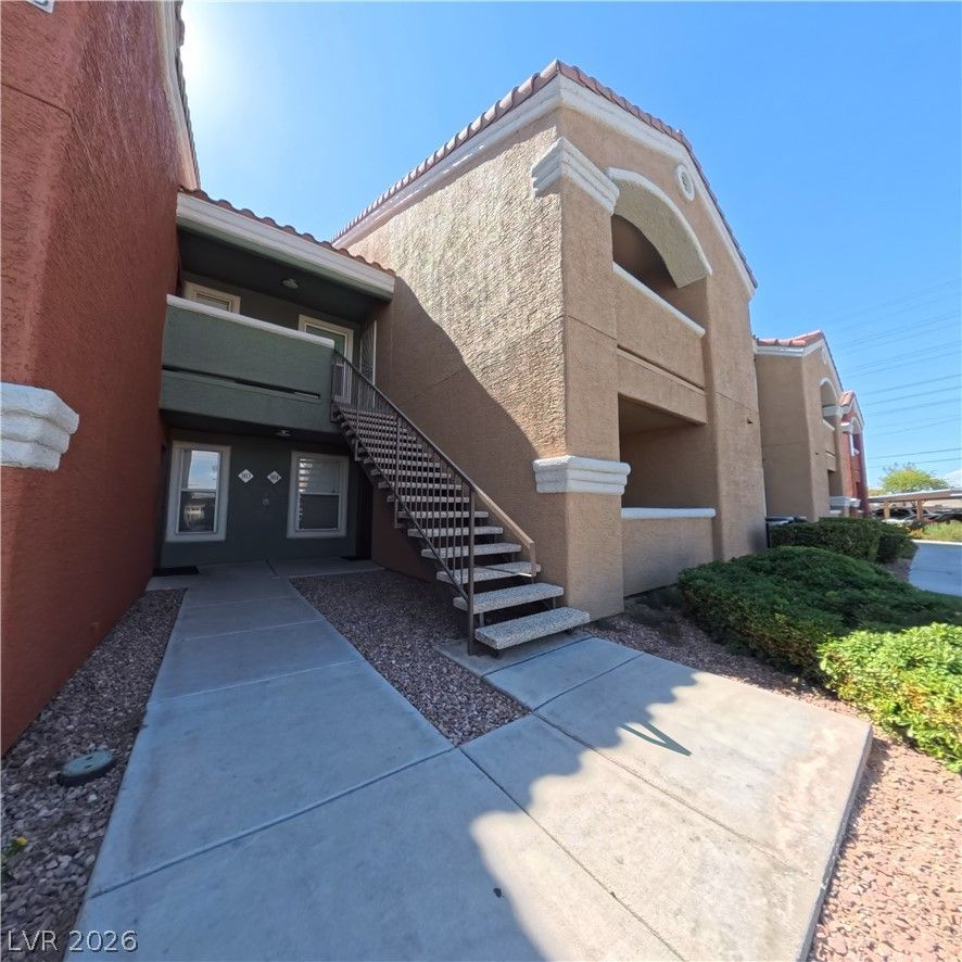 8101 West Flamingo Road 2013 — photo 2 of 21