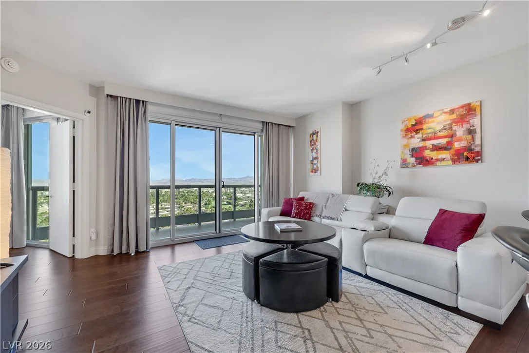 322 Karen Avenue 2105 — photo 3