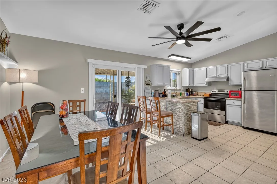 3730 Greenwood Dr. — photo 4