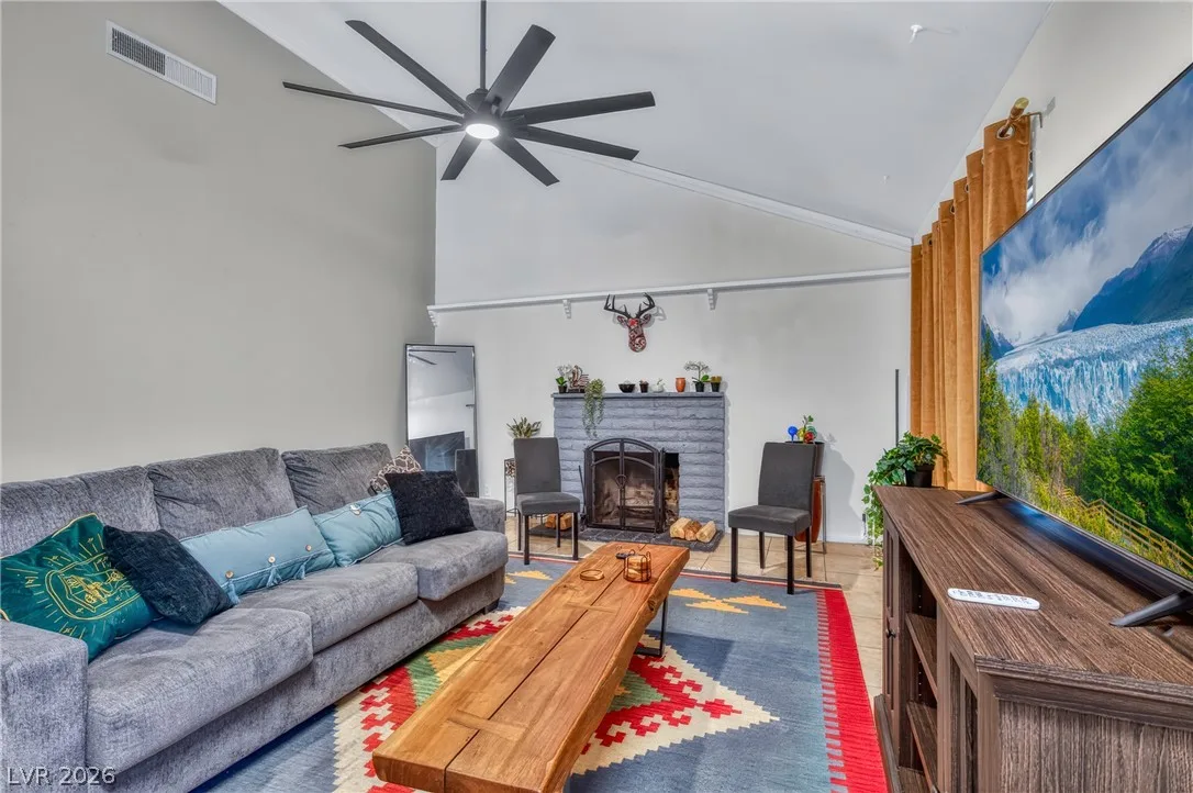 3730 Greenwood Dr. — photo 5