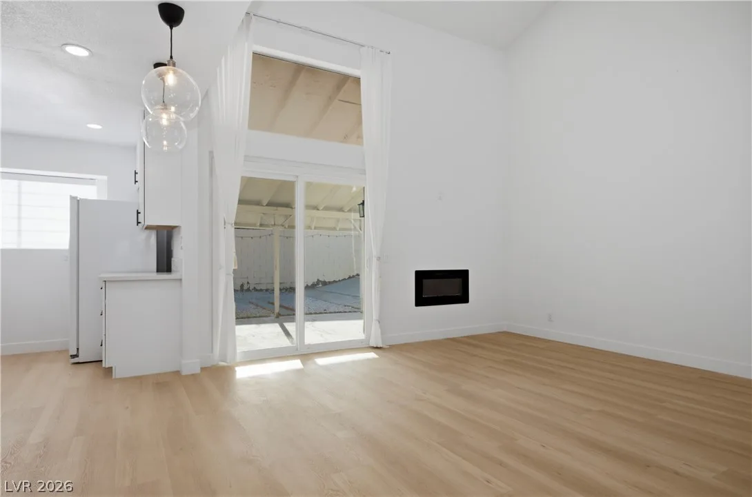 1447 Tiny Pebble Way — photo 4