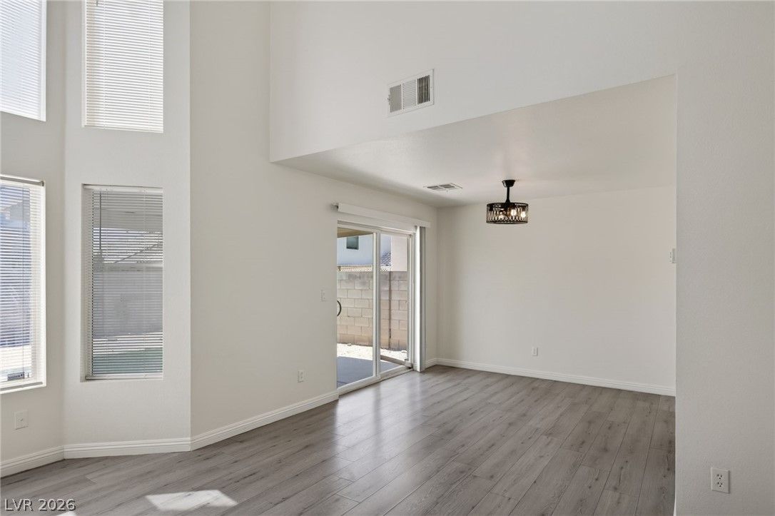 4215 Dobson Drive — photo 3