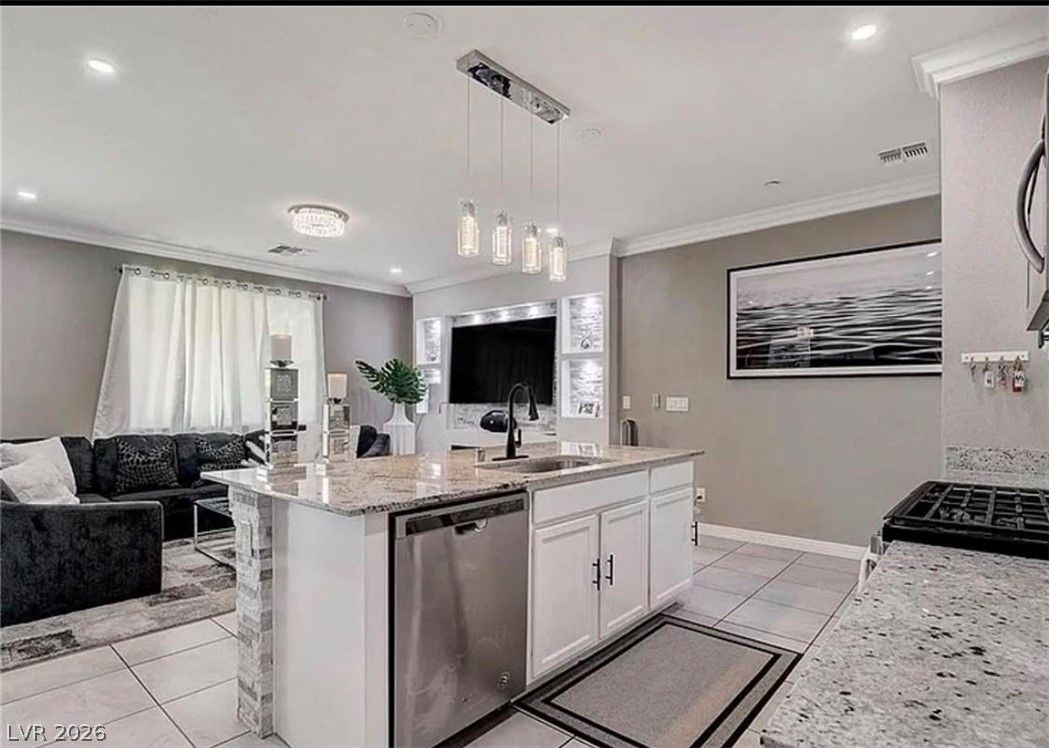1637 East Harvest Pecan Court — photo 3 of 10