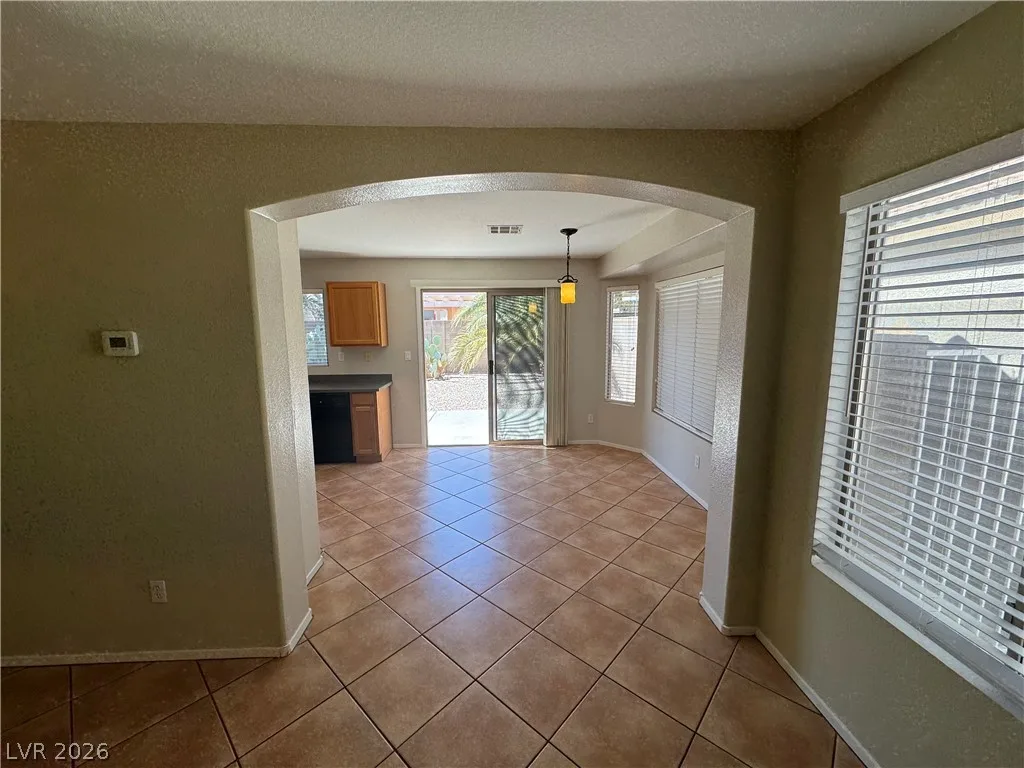 4951 Lunetto Avenue — photo 4