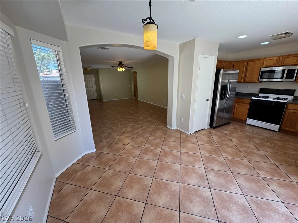 4951 Lunetto Avenue — photo 5