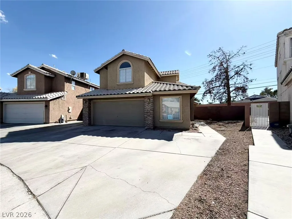 901 Golden Hawk Way — photo 3