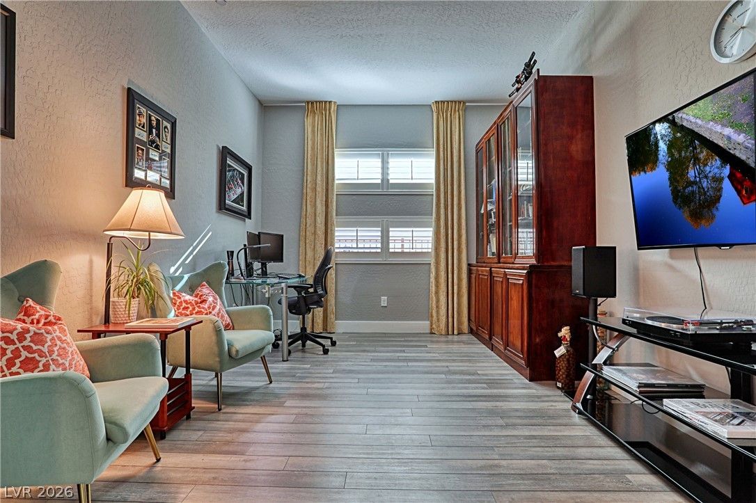 43 Autumn Palm Avenue — photo 4