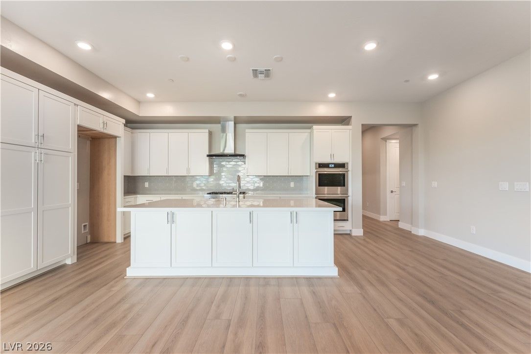 9132 Las Manaitas Avenue 202 — photo 1 of 14