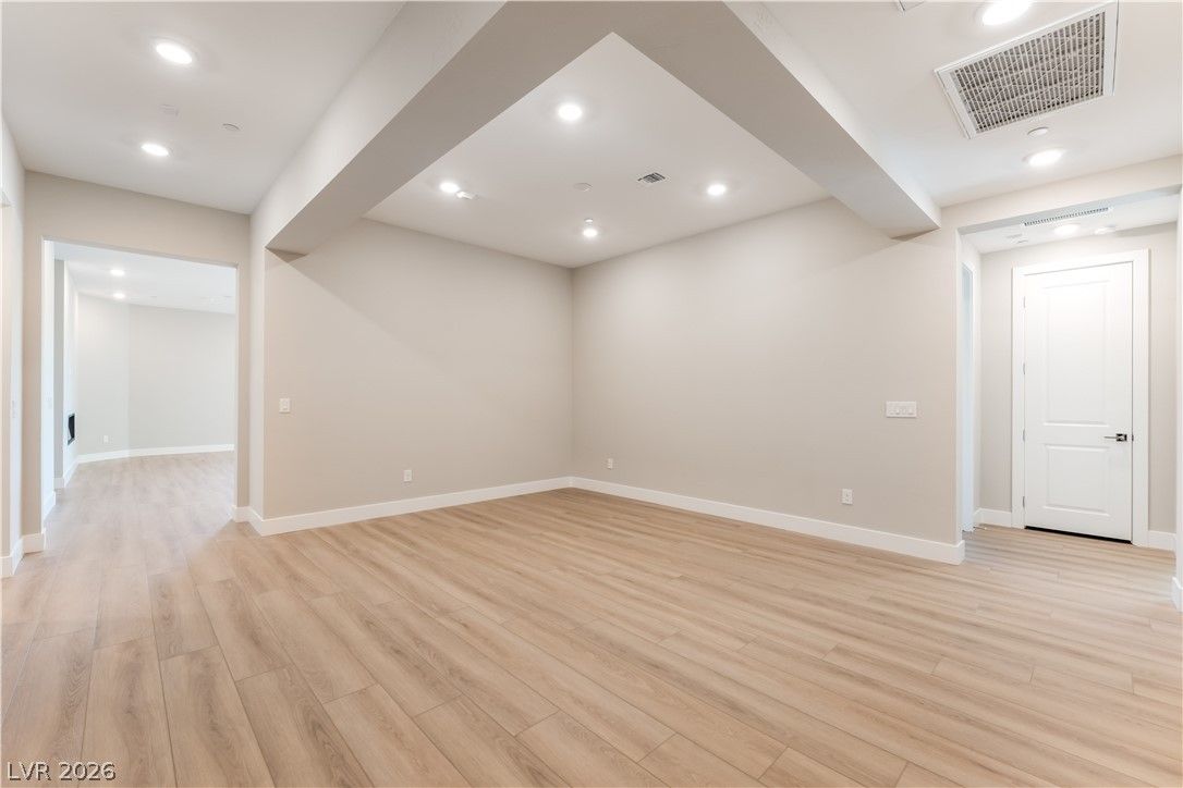 9132 Las Manaitas Avenue 202 — photo 5 of 14