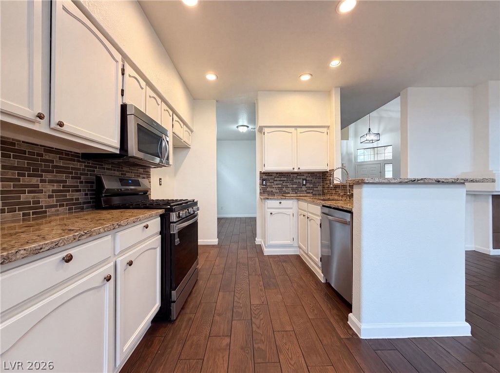 7504 Holloran Court — photo 2 of 20