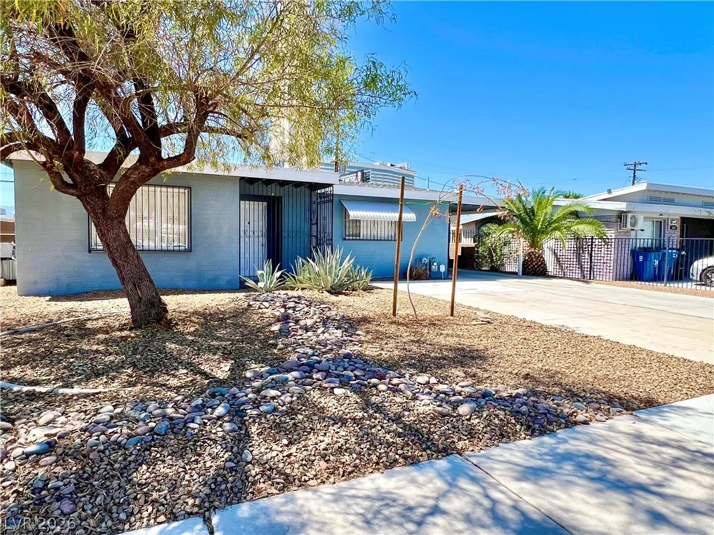 2300 Santa Clara Drive — photo 3