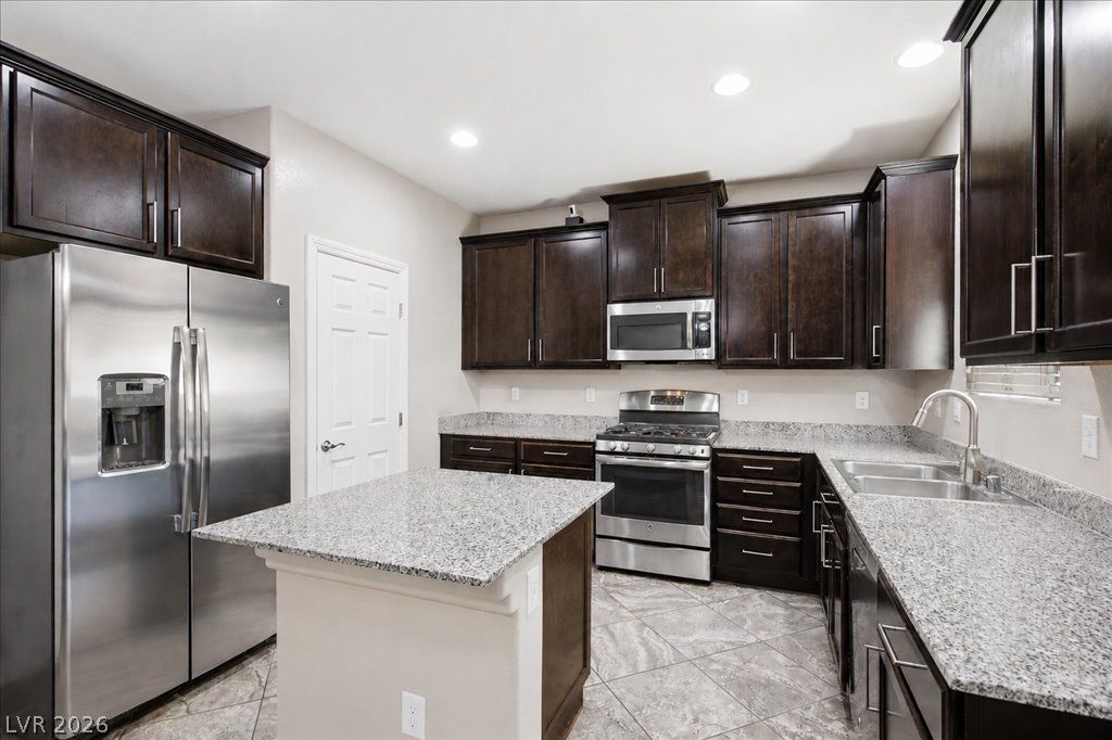 8059 Mosaic Sunrise Lane — photo 4