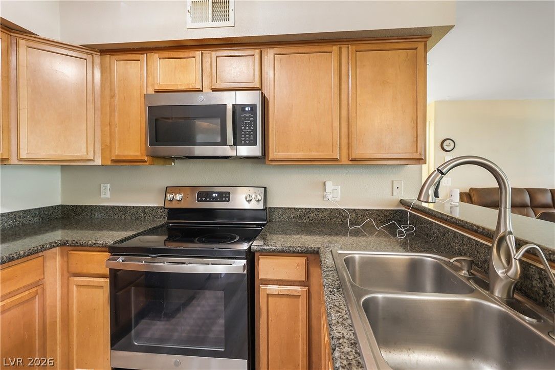 3145 East Flamingo Road 1123 — photo 2