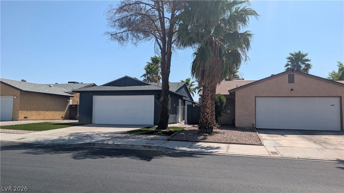 4640 Four Leaf Clover Drive — photo 2