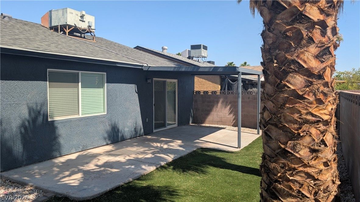 4640 Four Leaf Clover Drive — photo 4