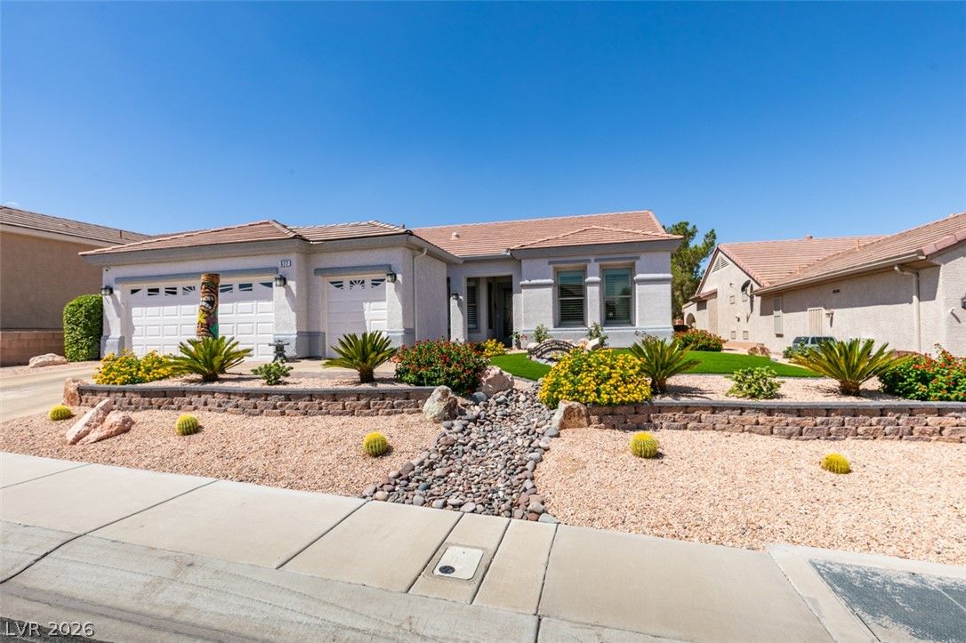 577 MOUNTAIN LINKS Drive — photo 2
