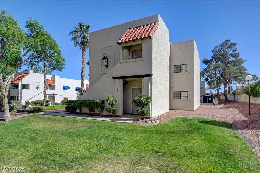 101 Luna Way 136 — photo 4