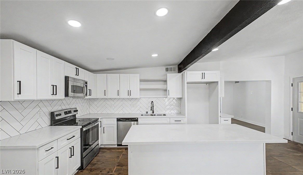 3220 Stanley Avenue — photo 3 of 18