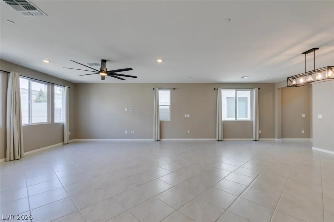 9949 Locking Biner Avenue — photo 4