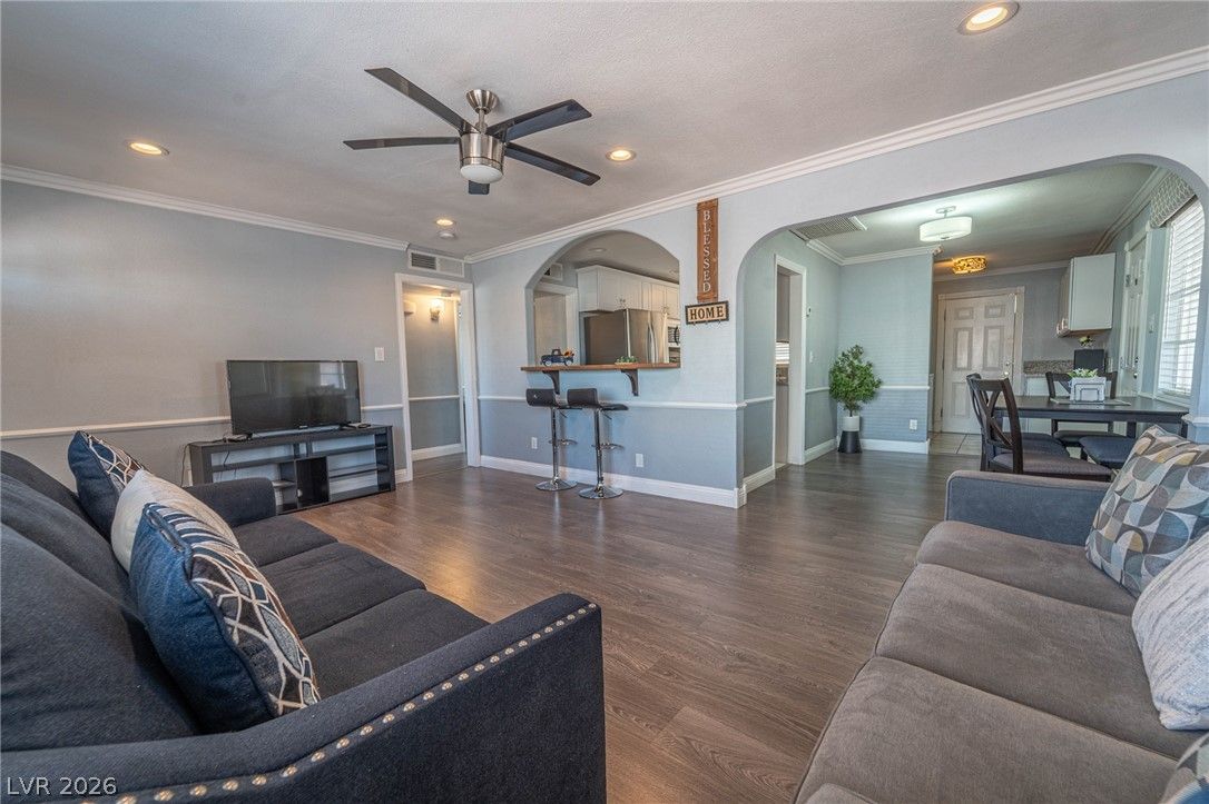 2101 Santa Paula Drive — photo 2