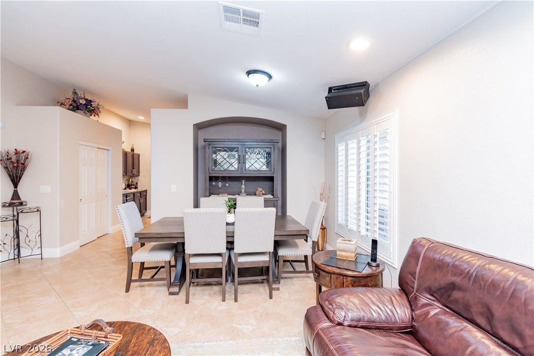 8391 Hollywood Hills Avenue — photo 4