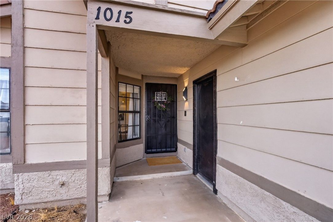 1015 Brookside Court — photo 5 of 28