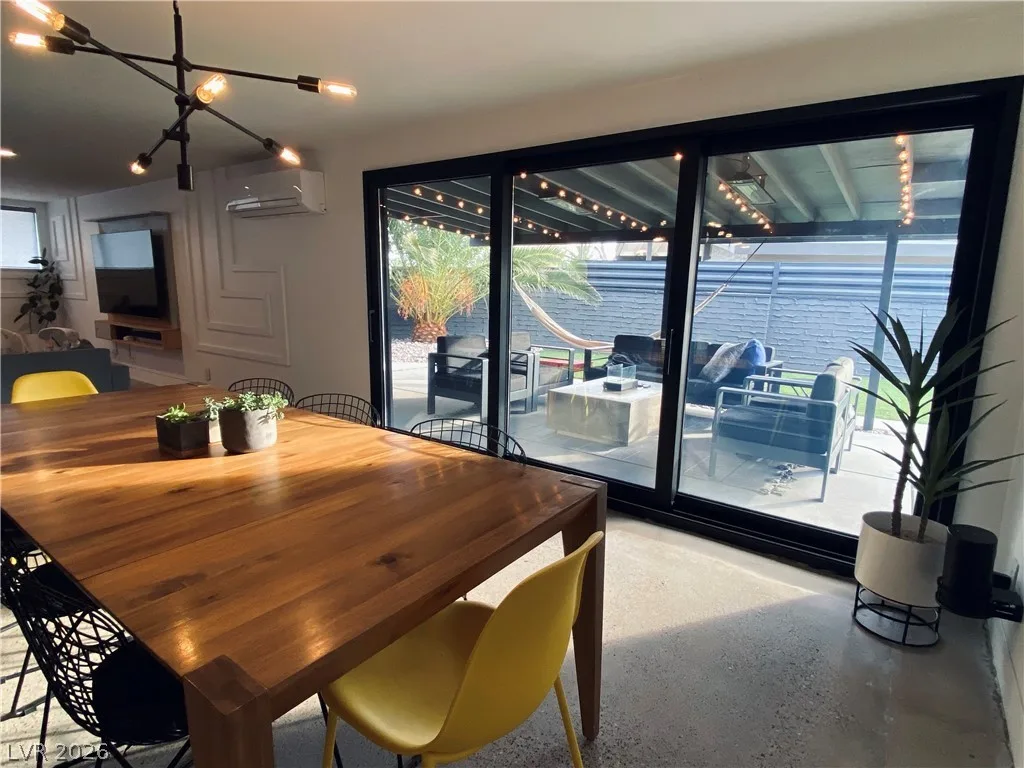 2105 Bonnie Brae Avenue — photo 4