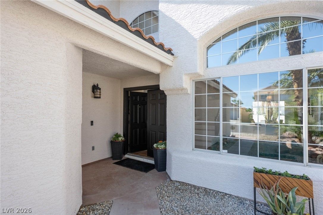 7825 Desert Bell Avenue — photo 3
