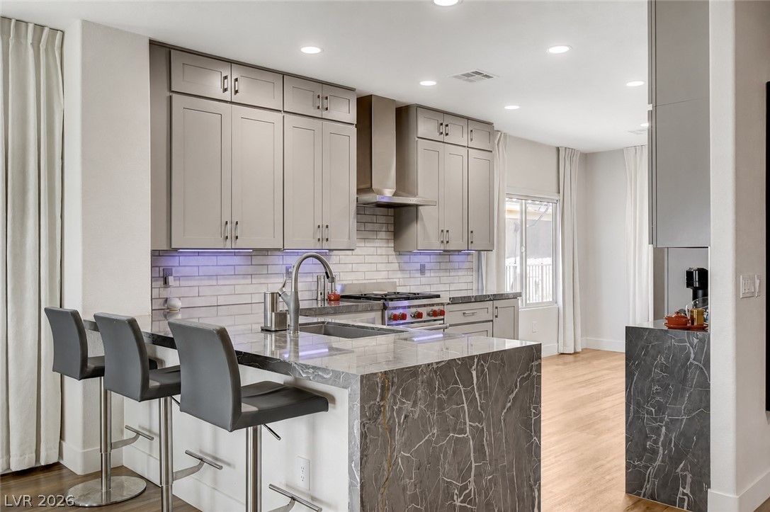 3065 Olivia Heights Avenue — photo 4 of 63