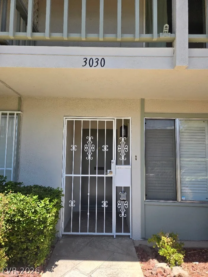 3030 El Camino Avenue — photo 2