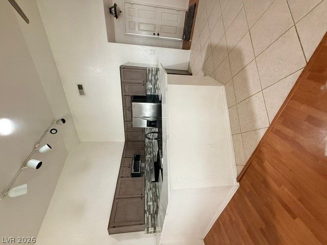 875 Serpentina Ave. Avenue — photo 3 of 24