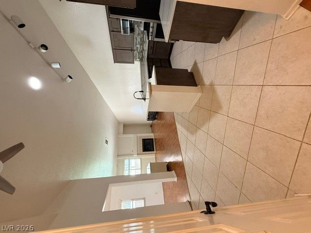 875 Serpentina Ave. Avenue — photo 5 of 24