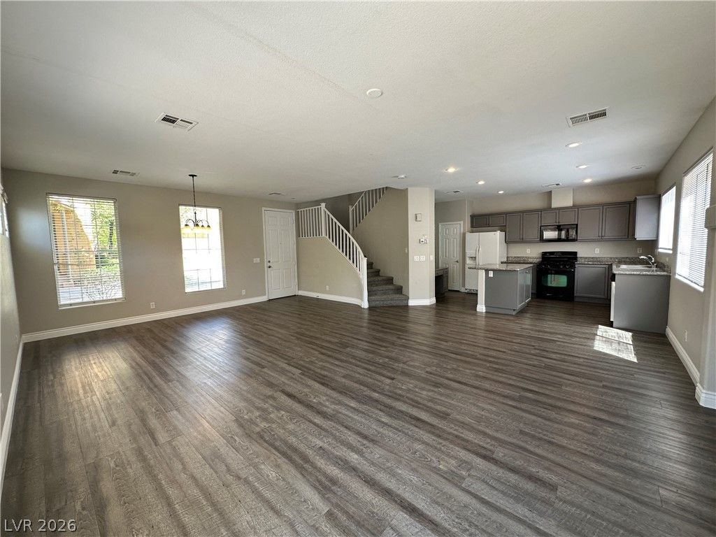 3589 Pinnate Drive — photo 5 of 17