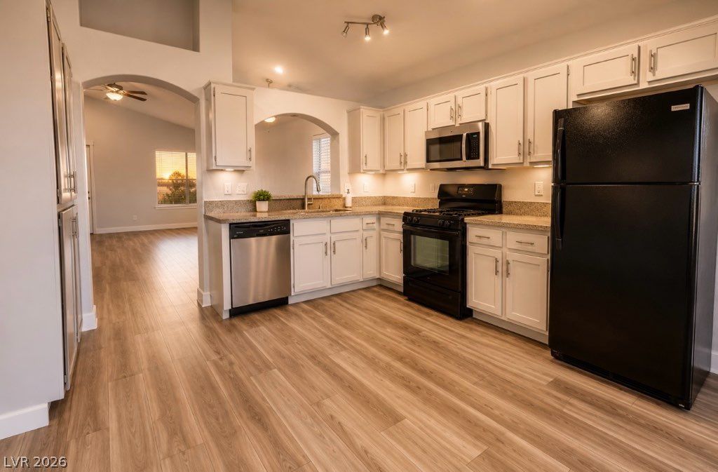 7032 Golden Desert Avenue — photo 4