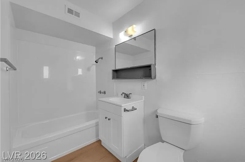 2908 Poplar Avenue 3 — photo 3 of 9