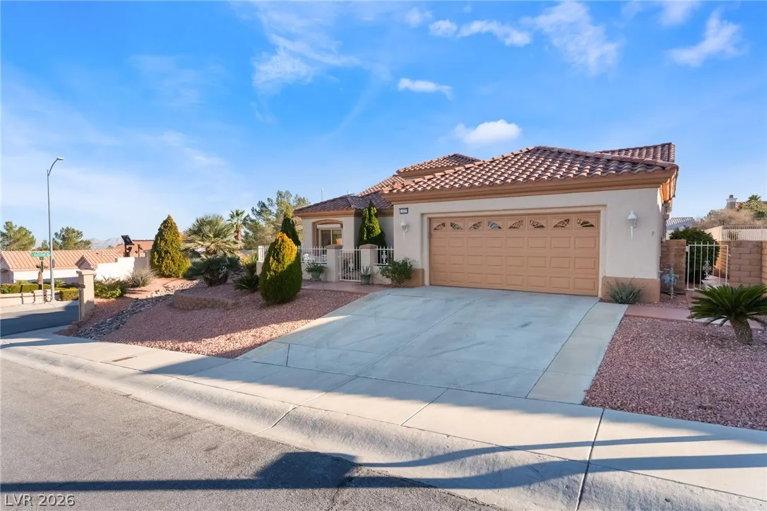 10529 Broom Hill Drive — photo 2