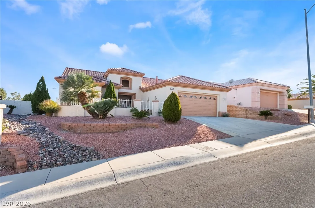 10529 Broom Hill Drive — photo 3