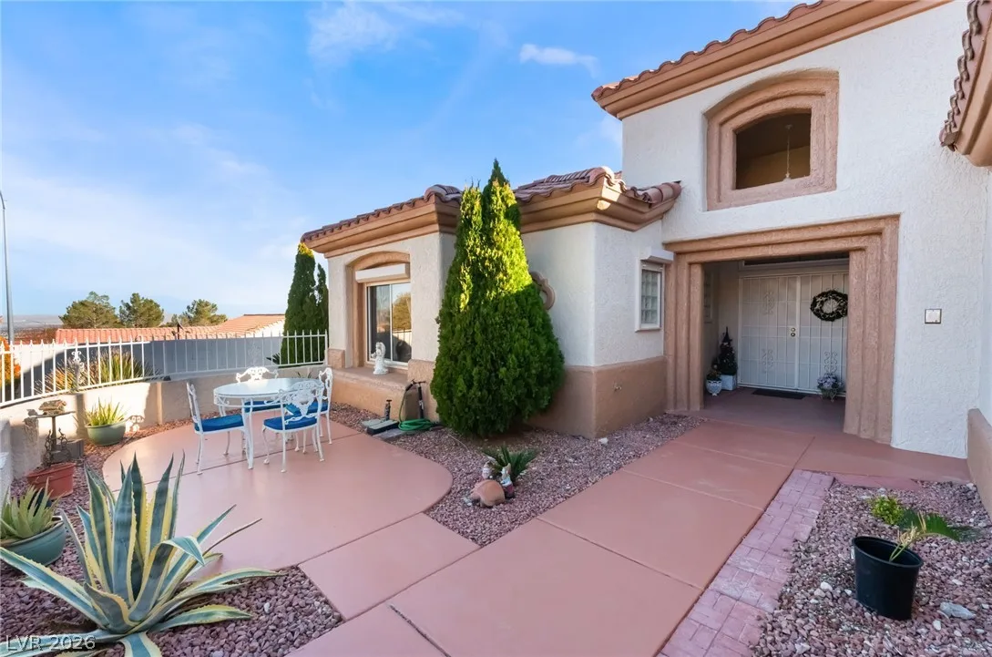10529 Broom Hill Drive — photo 4