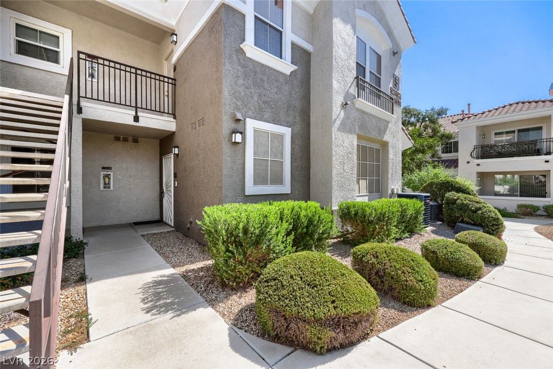 2325 Windmill Parkway 512 — photo 4