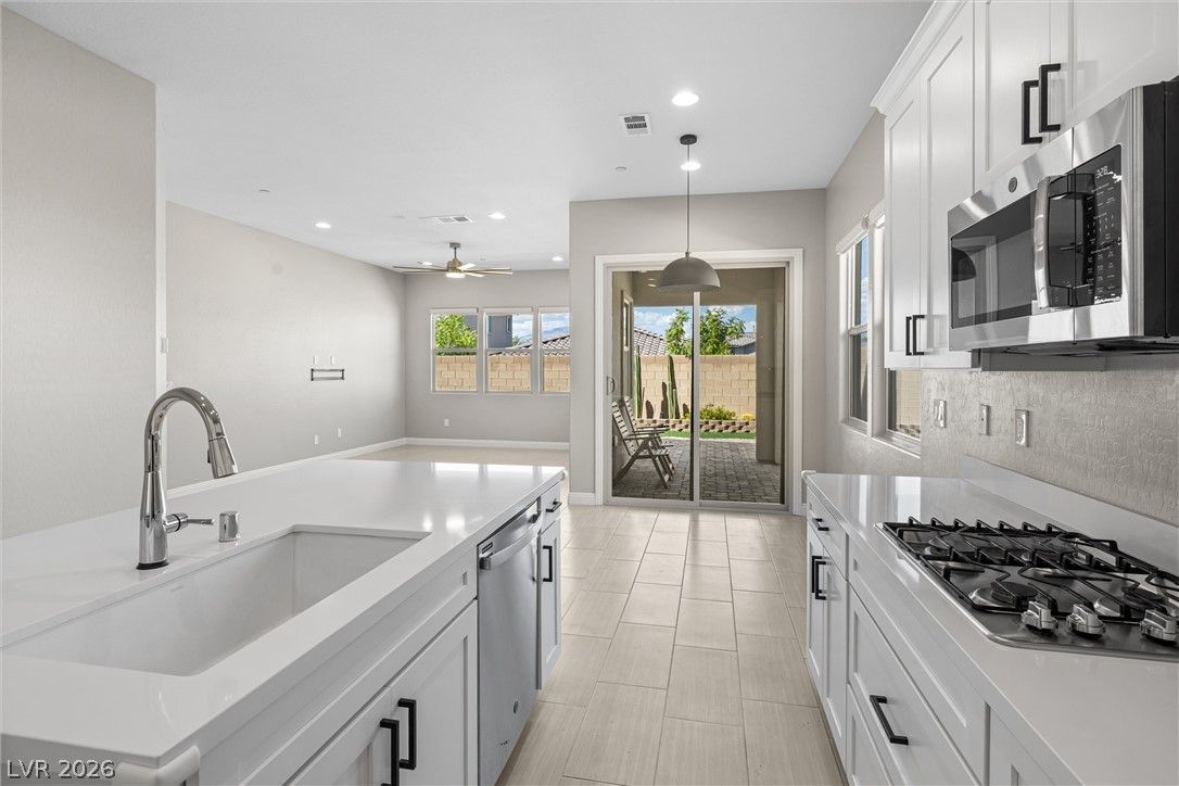 9868 Heather Moore Avenue — photo 1