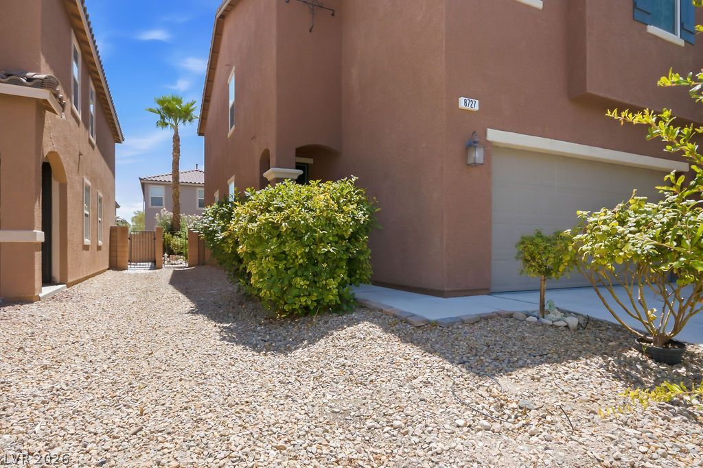 8727 Cerrito Canyon Court — photo 4 of 50