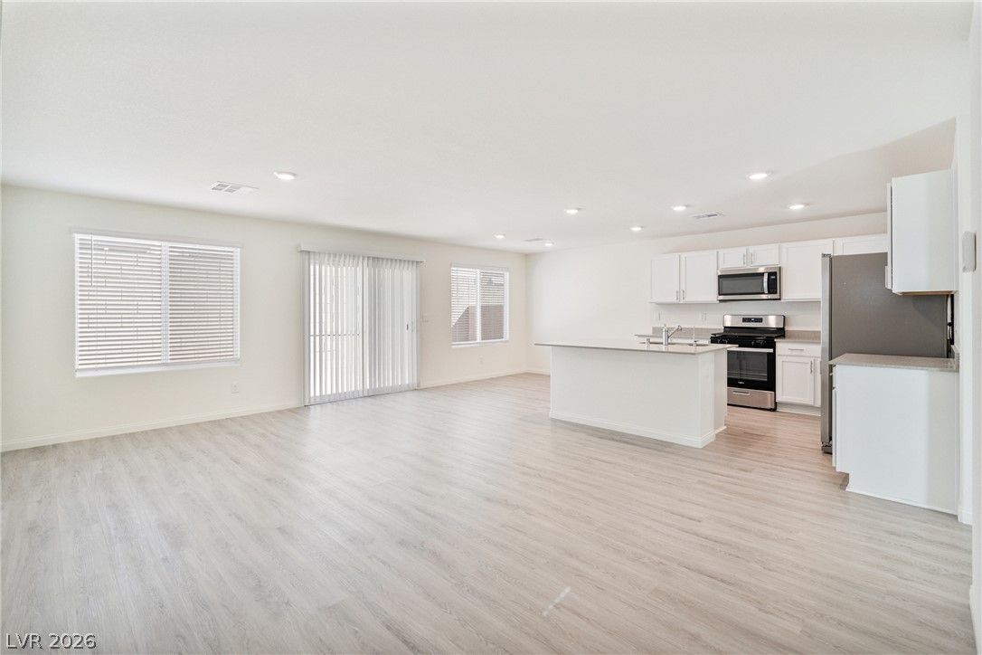 3366 La Cura Avenue — photo 2