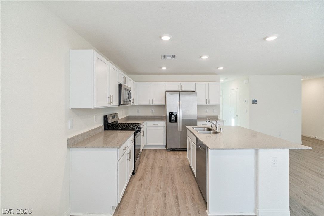 3366 La Cura Avenue — photo 5