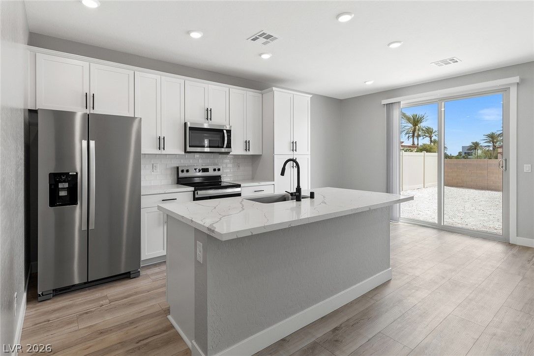 3236 Basin Desert Street — photo 4 of 8